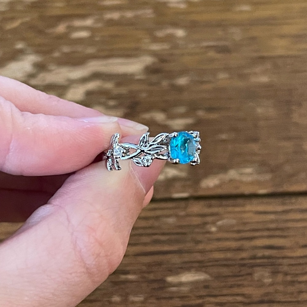 Ring - Size 5 - Picture 3 of 6